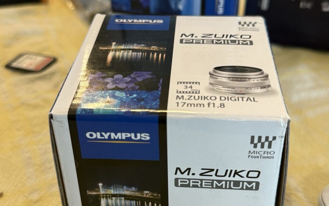 Olympus 17mm f/1.8 AF Lens for Micro 4/3 Black