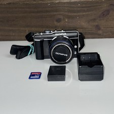 Olympus E-PL1 Digital Camera – Black with Lumix Zoom Lens-Excellent
