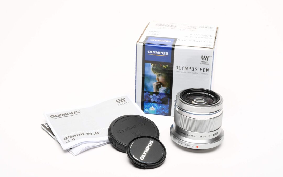Olympus M. Zuiko Digital 45mm f1.8 MSC Micro 4/3 lens, Mint-, Boxed
