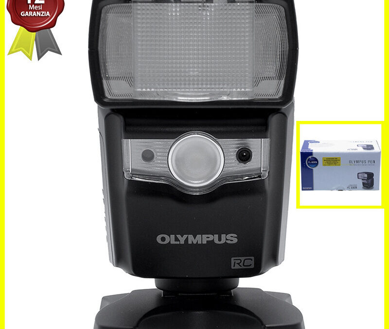 Olympus FL-600 R Flash for Olympus Micro 4/3 Digital Cameras. flashing light.