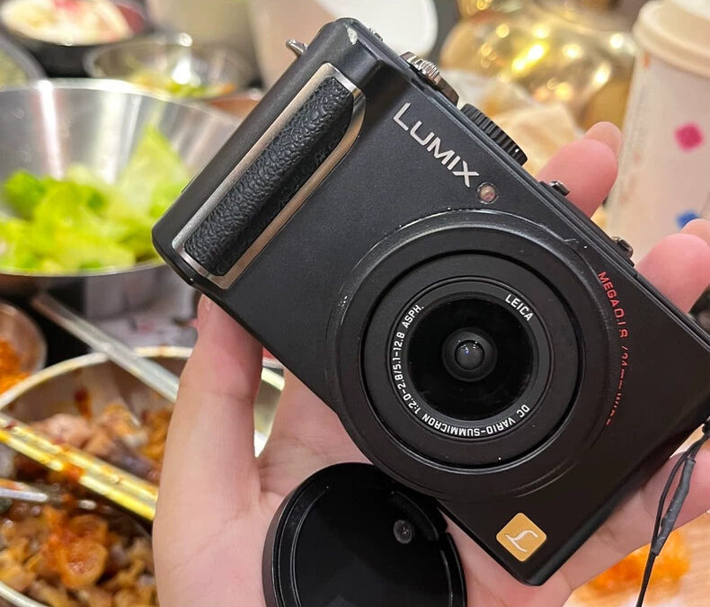 Panasonic Lumix DMC-LX3 10.1 MP Digital Compact Camera 2.5x Optical Zoom Black