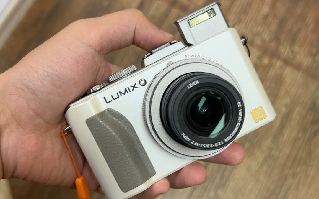 Panasonic LUMIX DMC-LX5 Compact Digital Camera White English Language