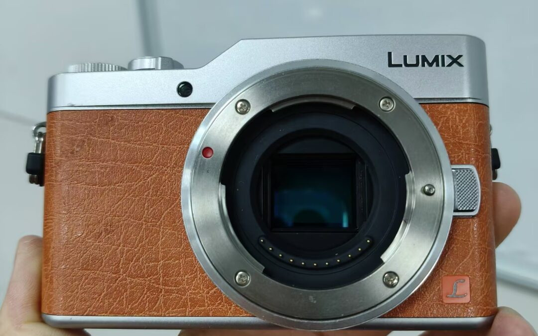 Panasonic LUMIX DC-GF9 Digital Mirrorless Camera 100% Working w/Accessories