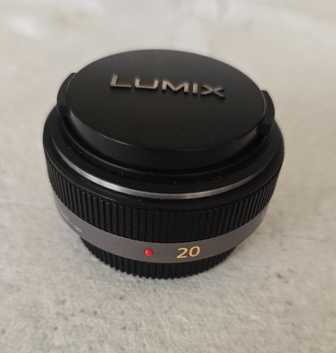 Panasonic Lumix MFT  Micro Four Thirds 20mm f/1.7 II Pancake MINT, Caps,