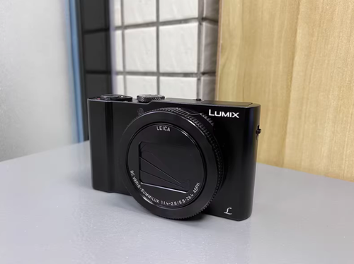 Panasonic Lumix DMC-LX10 20.1 MP Digital Camera 3x Optical Zoom 95%New