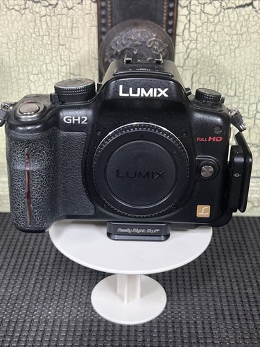 【Excellent+】Panasonic LUMIX DMC-GH2 16.0MP Digital Camera Body