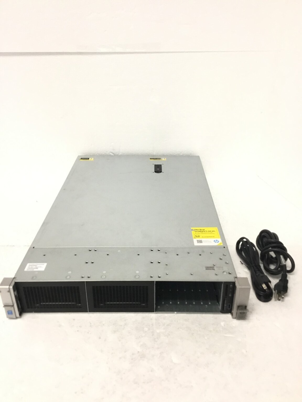 HP ProLiant DL380 Gen9 Server 2x Xeon E5 2637 v3 16GB