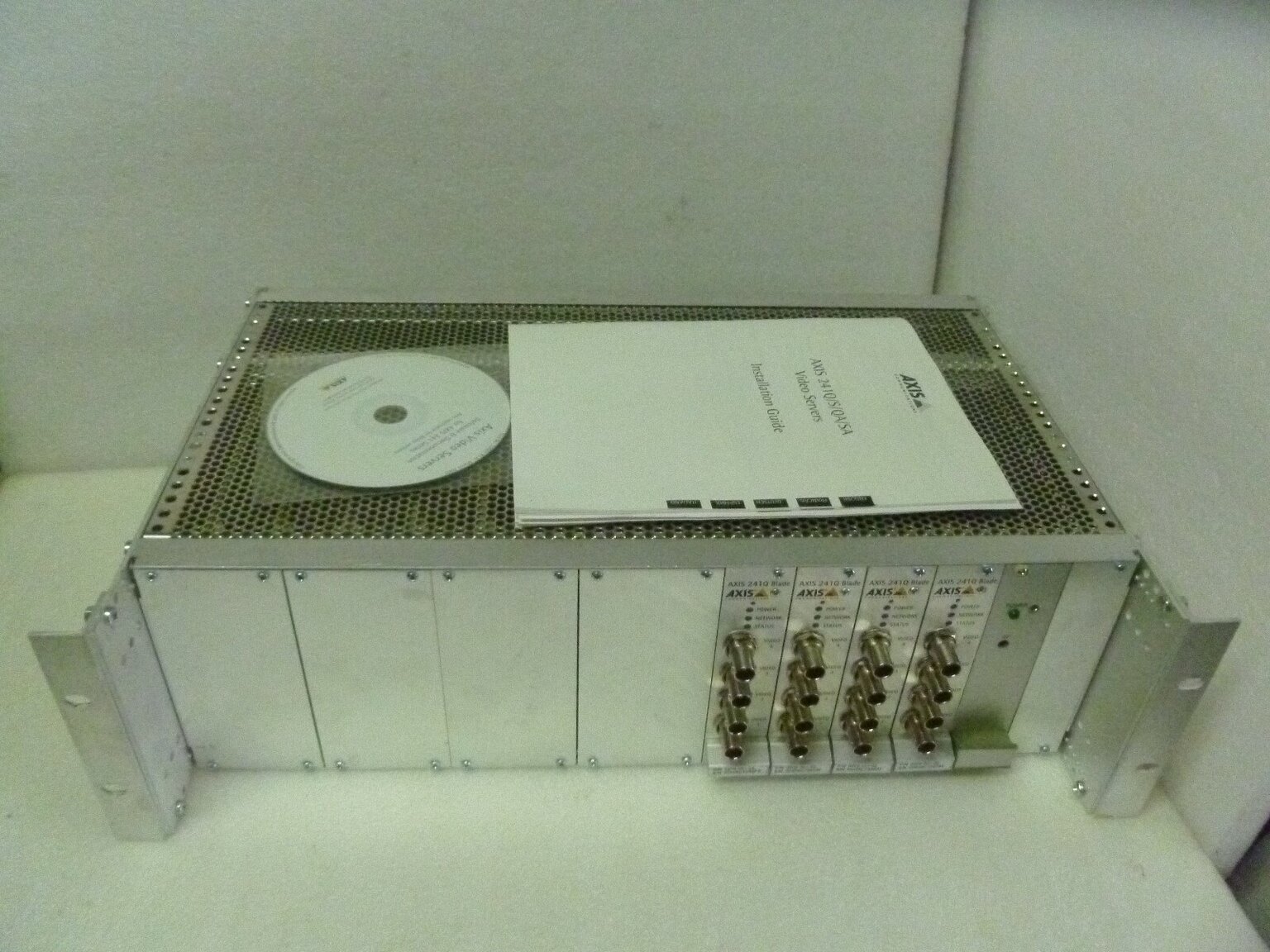 AXIS 241Q/S/QA/SA VIDEO SERVER RACK WITH 4 241Q BLADE P/N:0192 001